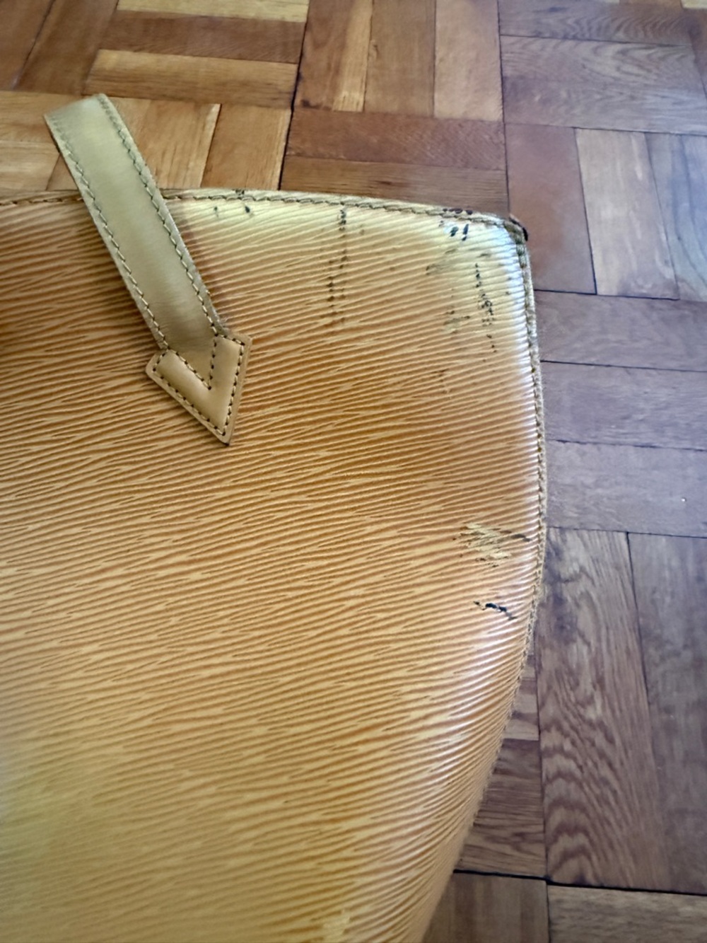 Yellow epi saint jacques Louis Vuitton bag - Picture 3 of 14